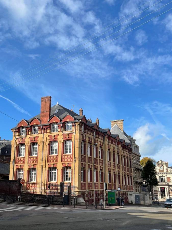 "C'Est La Recre" Place De Parking Privative Centre Ville Dieppe Zewnętrze zdjęcie